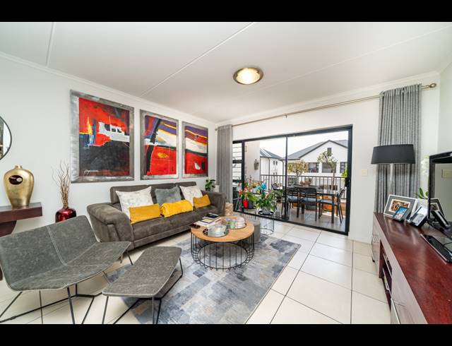 2 BEDROOM APARTMENT FOR SALE IN GREENSTONE HILL